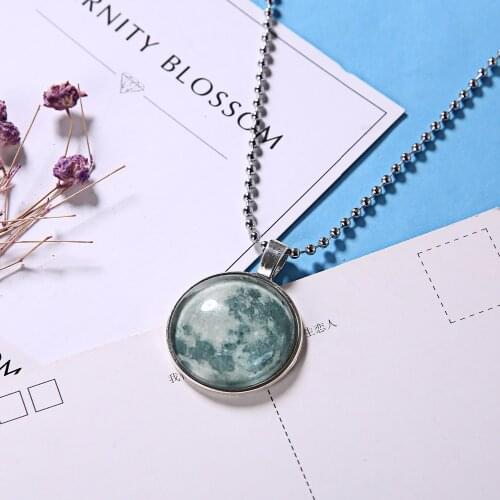 Vintage Long Moon Glow In The Dark Necklace Glow Moon Necklace for Women Jewelry Cabochons Lunar Pendant Fluorescence Light