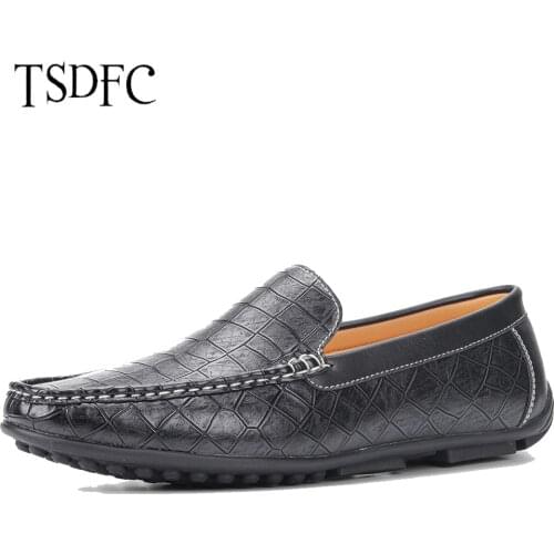 Loafers Shoes Men Fashion Shoes Men 2021 Summer Comfy Slip-on Mens Flats Moccasins Male Footwear Brand Leather Men Casual Shoes