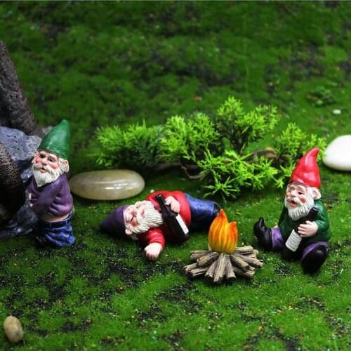 Mini Resin Garden Dwarf Ornament Moss Micro Landscape Decor Miniature Gnomes Figurines Elf Statue Handicraft Garden Sculpture