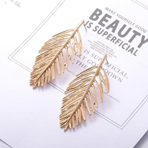 Womens Earrings Ins Style Metal Leaves Dangling Long Big Fashion Golden Color Valentines Day Gift Women Jewelry Earrings 2020