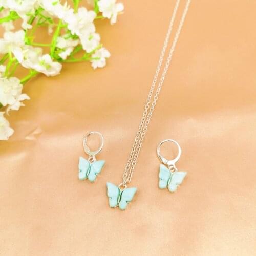 2020 Bohmia Cute Butterfly Pendant Necklace for Women Simple Gold Silver Color Clavicle Chian Statement Necklace Fashion Jewelry