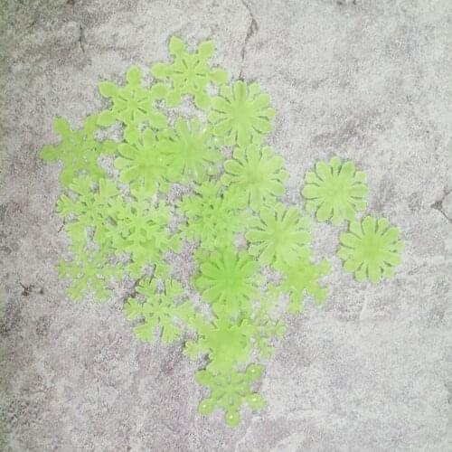 50pcs/lot 3D Snowflake Glow In Dark Luminous Fluorescent Plastic Wall Sticker Home Decor Decal Wallpaper Decorative