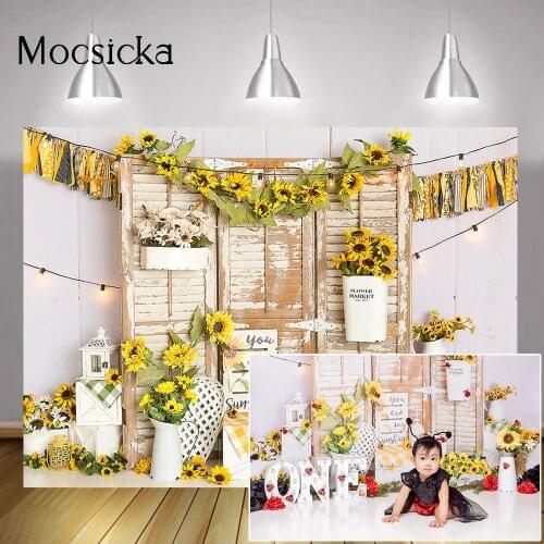 Spring Sunflowers Market Backdrop Photocall Newborn Bee Birthday Portrait Background Photo Studio Retro Old Wooden Door Decor