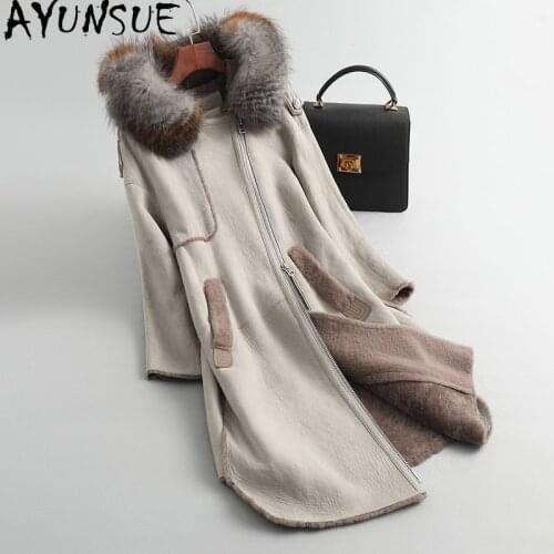 AYUNAUE Natural Fur Coat Warm Winter Clothes Women Sheep Shearling Jacket Raccoon Dog Fur Collar 2020 Mujeres Abrigos 061416 447