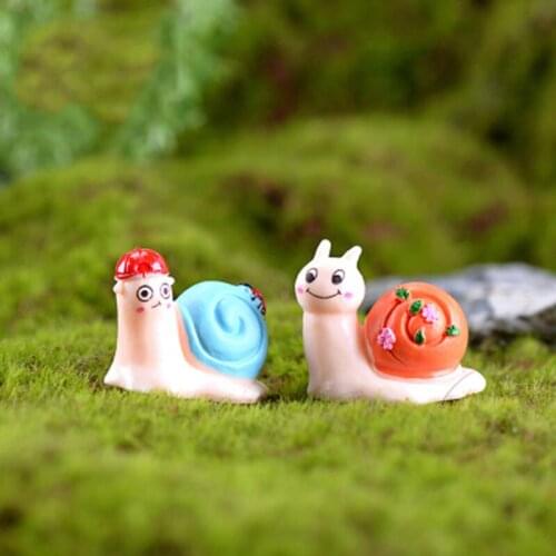 ZOCDOU 1 Piece Snail Family Small Statue Doll Toy Figurine Icon Home Car Desk CHina Crafts Miniatures Decor Ornament Decoration