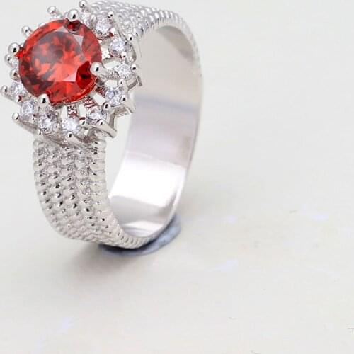 Fashion jewelry round red zircon paved Luxury Bijouterie vintage design engagement jewelry 2016 women Bague rings Distribution