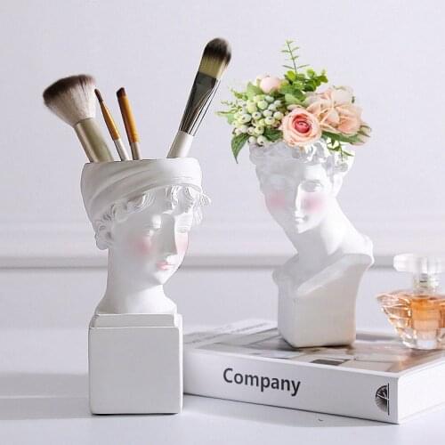 Nordic David Makeup Brush Eyebrow Pencil Bucket Pen Holder Resin Vase Ornaments Home Dressing Table Figurines Decoration Crafts