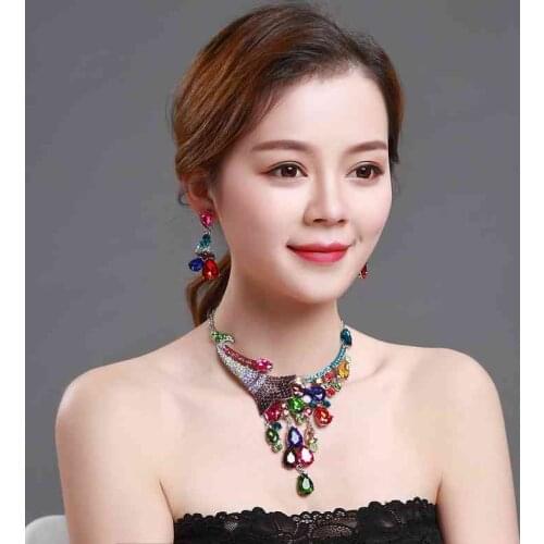 Europe and the United States sweater chain luxury gem Europe and the United States fashion decorative clavicle chain party banqu