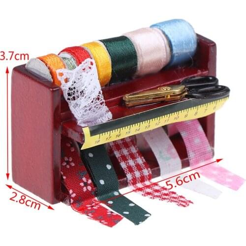 1Pc 1:12 Red Miniature Sewing Box with Scissors Kit Dollhouse Decoration Accessories