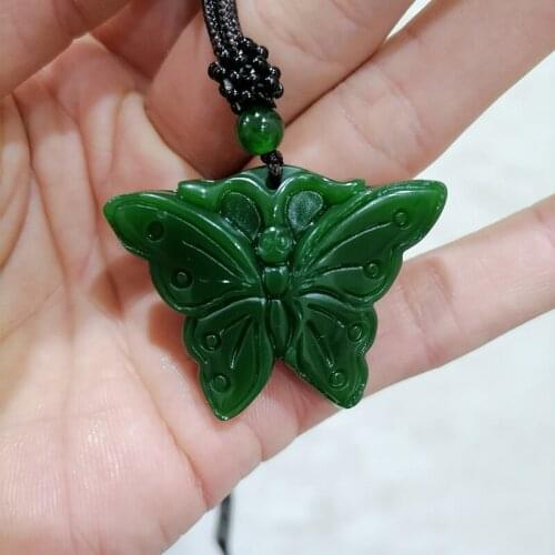 Natural Color Hand Carved Butterfly Jade Pendant Fashion Jewelry Mens and Womens Red Butterfly Necklace Gift Accessories