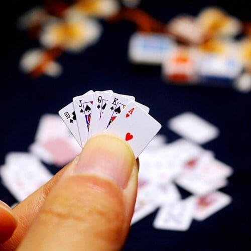 Fun Miniature Poker 1:12 Dollhouse Playing Cards Decoration Toy Accessories