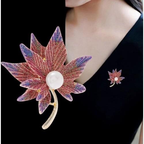 Version of ladies fashion dripping oil maple leaf shape brooch temperament suit silk scarf alloy jewelry all-match brooch gift