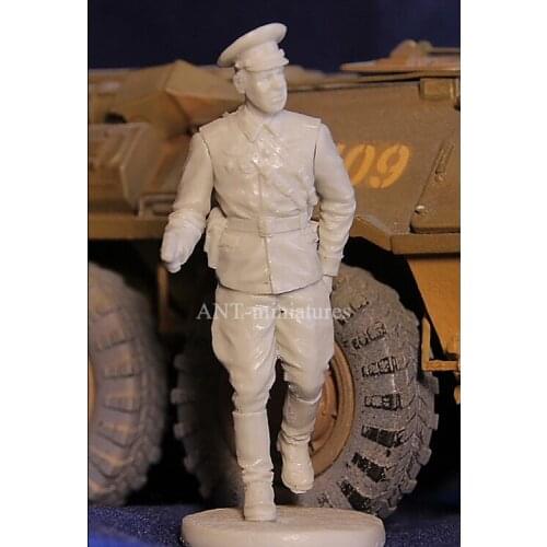 1/35 resin figure soldier model Soviet army officer GK white model hand military scene 231