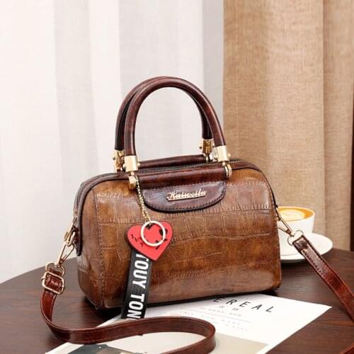 New Womens Bag Retro Design Lovely Shoulder Bag Trend Crocodile Design European Versatile Portable Messenger Bag Pillow Bag