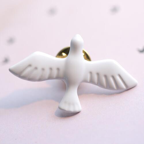 2020 Hot New Korean Fashion Metal Art White Dove Peace Dove Brooch Corsage Collar Pin Badge For Women&Men Jewelry