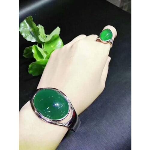 925 silver inlaid natural chalcedony bracelet set, the jade face is clean and bright, fresh, elegant, and it is very tall. C2