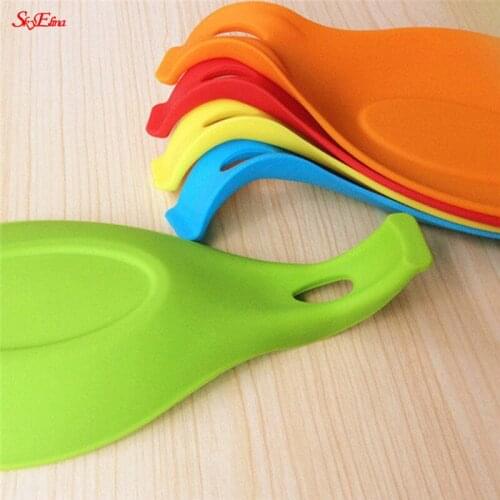 Silicone Spoon Mat Holder Pad Heat Resistant Placemat Eggbeater Accessory For Kitchen 5z