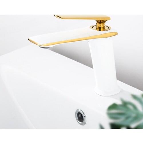 Basin Faucets White and Gold Brass Faucet Bathroom Sink Faucet Single Handle Deck Mounted Toilet Hot And Cold Mixer Water Tap