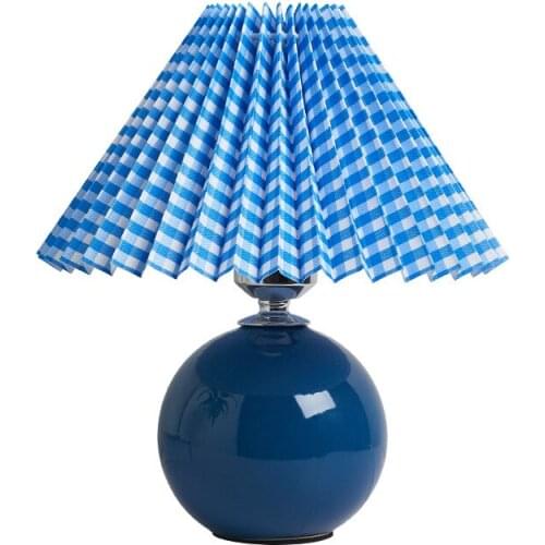 Nordic Individual Warm Pleated Ceramic Table Lamp White/red Led E27 Desk Light Home Decor Bedroom Bedside Lamp Living Room Cafe