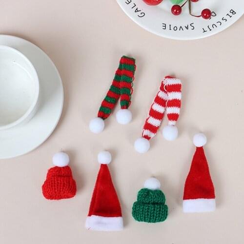 2Pcs/set Xmas Mini Scarf Hat Decor Doll Clothes Accessory Miniature Christmas Party Ornament For Doll Decals new
