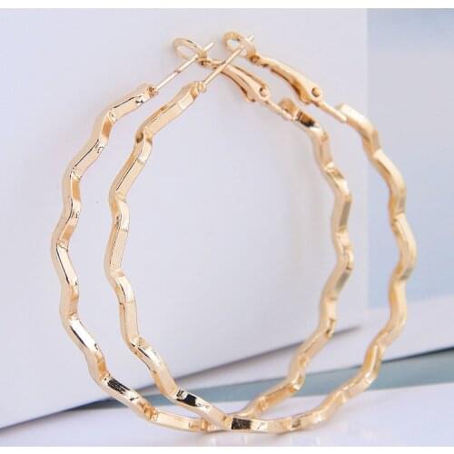 New Fashion Punk Alloy Hoop Earrings Hyperbole Accessories For Women Round Wave Gold Silver Color Jewelry Earring Wholesale 2021
