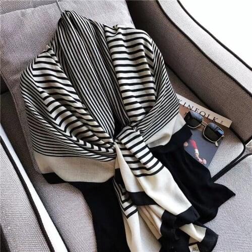 2021 New Fashion Summer Women cotton Scarf flower Beach Hijab Shawls and Wraps Female Foulard Echarpe Designer Bandana