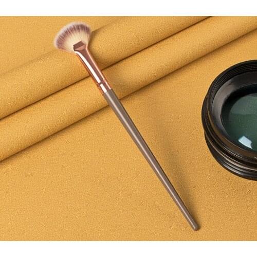 Makeup tools single Fan-shaped blush brush plastic handle aluminum tube man-made fiber