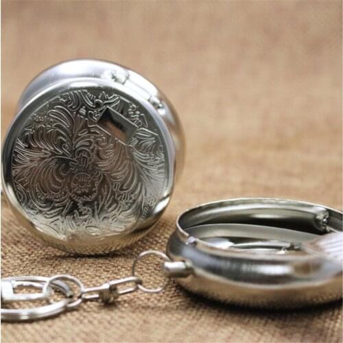 Mini Outdoors Creative Round Cigarette Keychain Portable Stainless Steel Pocket Ashtray Smoking Accessories Random pattern