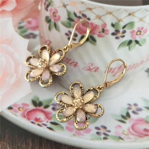 Antique Gold Color Plating Flower with Light Pink Leaf Statement Drop Earrings For Women Girl Gorgeous Elegant Jewelry Accessory