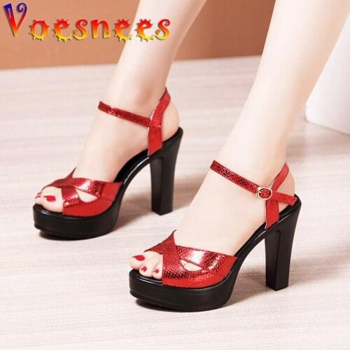 Summer New Cheongsam Pumps Thick Heel Platform Women Shoes Patent Leather Peep Toe Metal Buckle High Heels Sexy Party Sandals