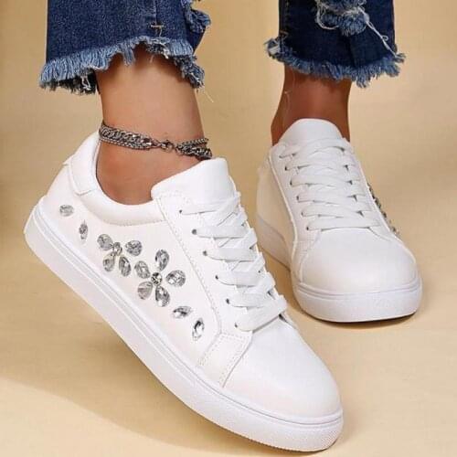 2021 Women Casual Sneakers New Rhinestone Flowers White Shoes Breathable Autumn Fashion Lace-up Outdoor Sneakers Women Shoes