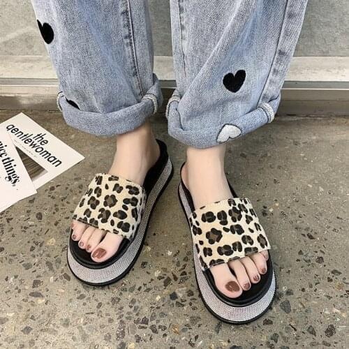 Thick soled slippers women wear muffin fashion casual Rhinestone leopard print sandals in summer