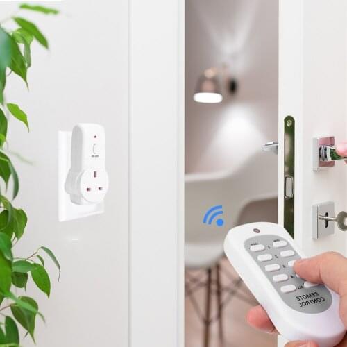 UK Plug Lightness and Portability No Space Occupy House Power Outlet Light ON/OFF Switch Socket Wireless Remote Control