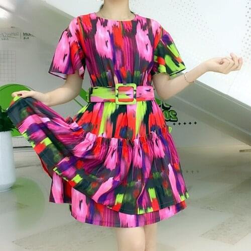 2021 Designer Style Red Green Painting Printed Mini Dress Ruched O -Neck Flare Sleeve Summer Party Runway Dresses With Belt New