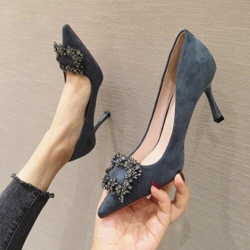 Vieruodis Suede Pumps