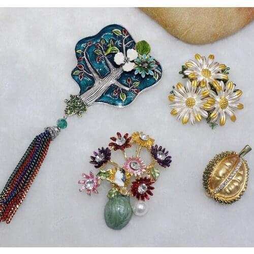 Fashion Vase flower Arrangement Painted Pearl Drop Oil Enamel In Personality Daisy Retro Tassel Life Tree Antique Brooch