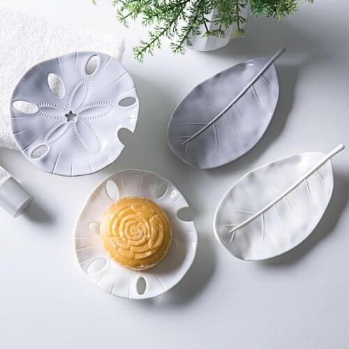 Portable Soap Holder Dish Bathroom Plastic Draining Case Leaf Shape Starfish Soap Stand Box Plate Tray Bathroom Supplies