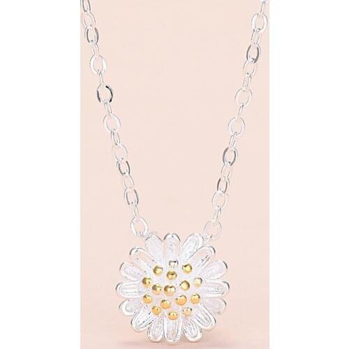 Trendy Womens Neck Chain in White Gold Plating Daisy Pendants Necklace for Jewelry Match KPOP Punk Romantic Style 2021 Fashion