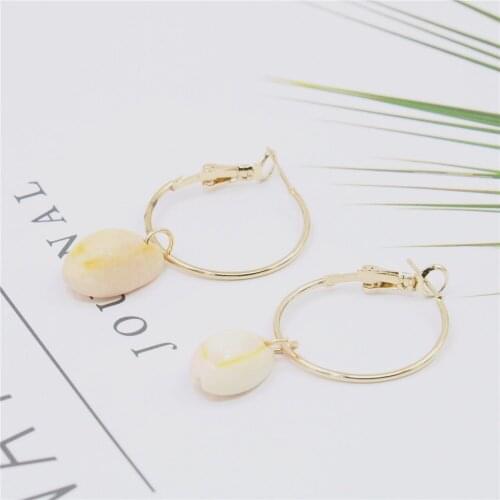 New White Shell Irregular Tassel Earrings Fashion Accessories Gift for Women 30mm Gold Ear Hook European American Style M331