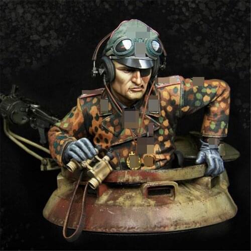 WWII Tank Commander Bust Resin Figure Kit 1/9 Scale Model Kit Assembly Model Resin Kit Bust Colorless Self-Assembled Toy