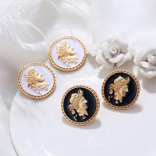 Classic Gold Color Face Ladies Earrings Handmade 2020 Summer Personality Retro Round Stud Earrings