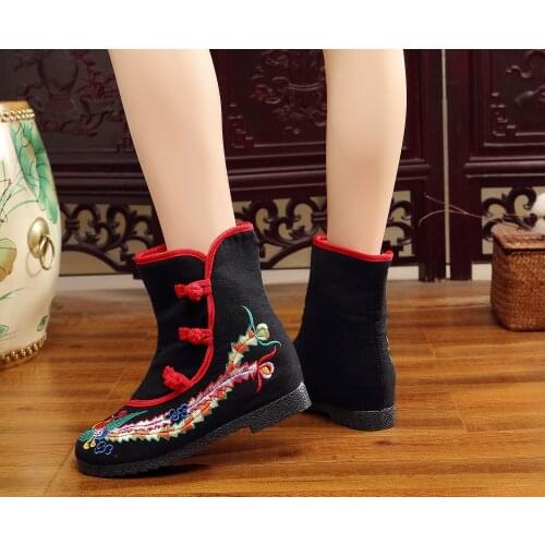 Beijing cloth shoes womens boots mid-tube boots autumn and winter new casual retro womens shoes ethnic embroidered boots