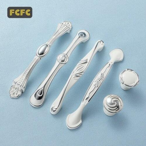 FCFC European Lvory White Drawer Handles Wall Mounted Wardrobe Door 128mm Modern Minimalist Cabinet Door Pulls Cabinet Hardware