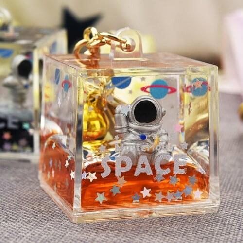 Creative Square Bottle Astronaut Keychain Liquid Quicksand Car Key Ring Bag Pendant Key Holder Gift for Couple Boy Friends