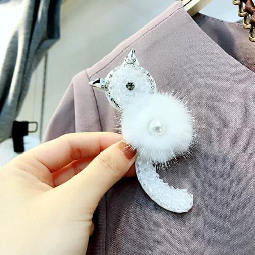Byfa White Brooches For Clothes