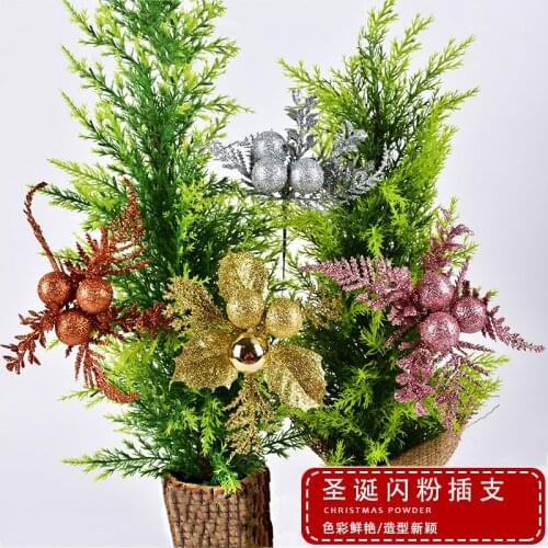 Festive decorations, color glitter, fruit cutting, bird cutting, Christmas tree, garland arrangement, dressing plug-in