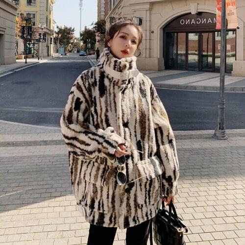Winter Lamb Fur Coat Female 2021 New Sense Striped Contrast Color Thickening Stand Collar Loose Fur One Furry Fashion jacket 6X