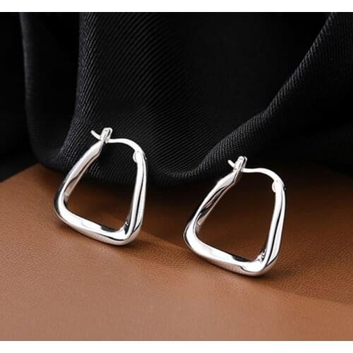 2021 New Korean Metal Round Hoop Earrings for Women Fashion Cute Gold Silver Color Punk Charm Earring Minimalist Jewelry Brincos