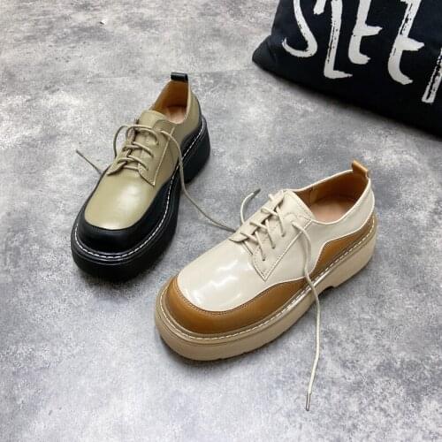 2021 spring and autumn new female British style small leather shoes, retro leather lace-up mid-heel platform leather shoes trend