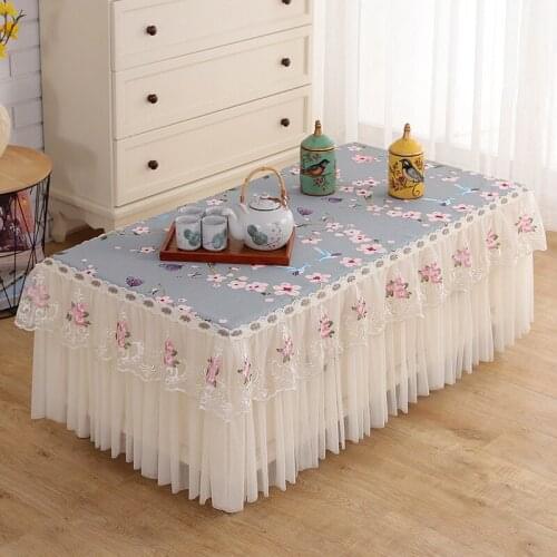 WiseRena Jacquard Tablecloths On The Table